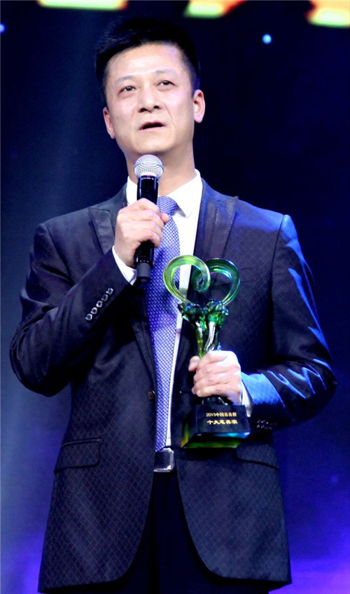 进军保险权健集团董事长束昱辉打造互联网医疗闭环