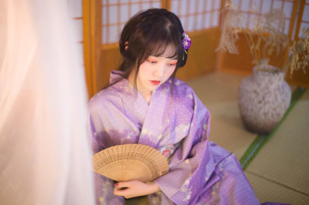 手中的蒲扇寄托了我对你的思念.