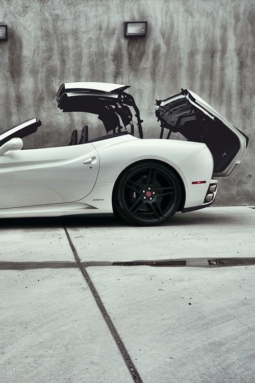 当变形的瞬间简直太帅了,一看就是豪车