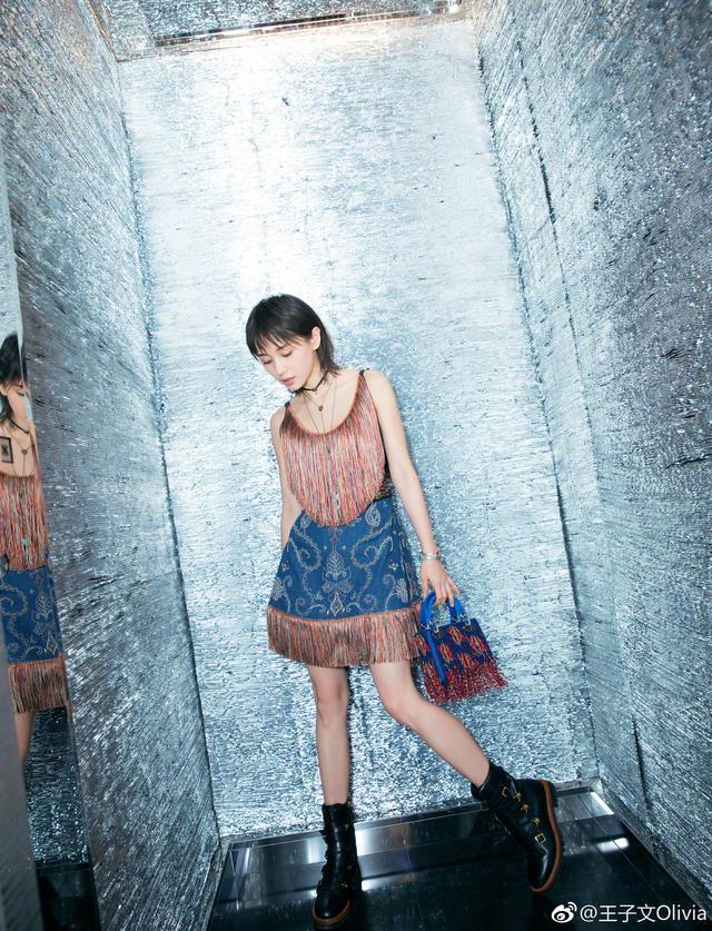 不是贵圈脚最小的女明星吗?王子文这脚怎么看