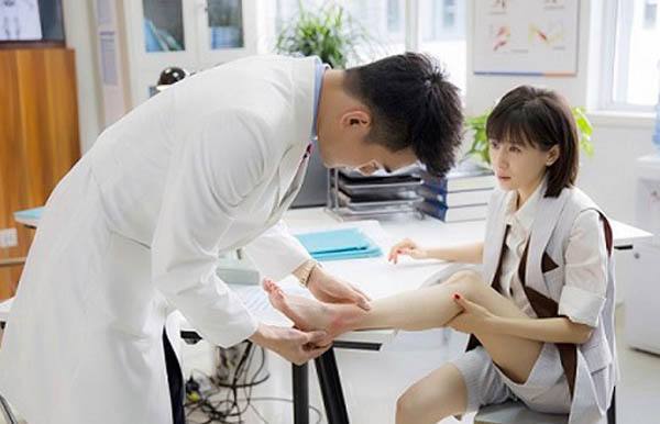 不是贵圈脚最小的女明星吗?王子文这脚怎么看