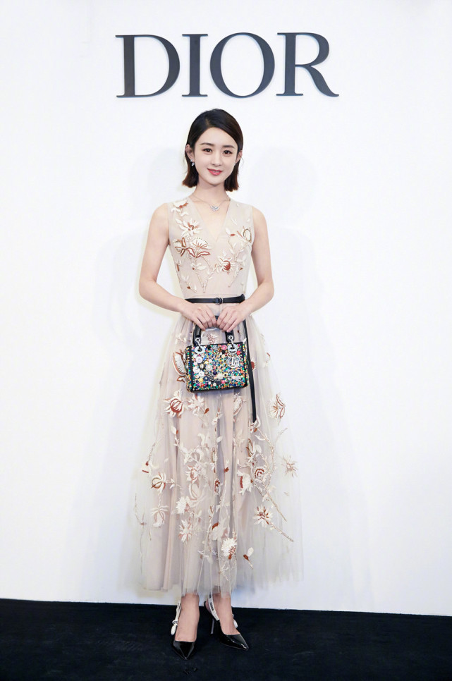 不是贵圈脚最小的女明星吗?王子文这脚怎么看