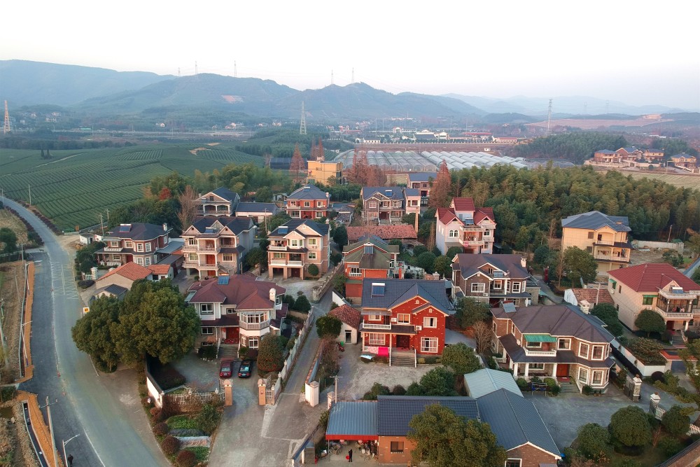 实拍冬日杭州农民别墅群 奢华大气好像欧洲小镇