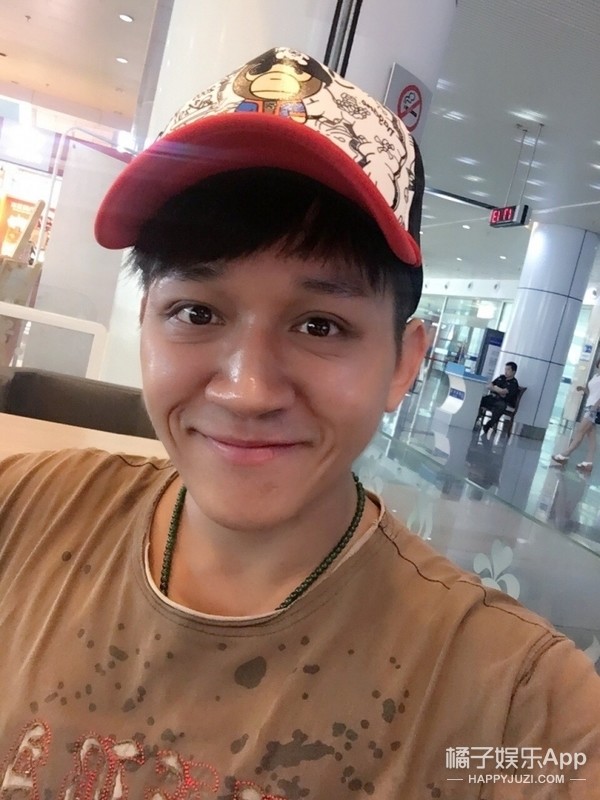 还记得《 少年黄飞鸿》里的林世荣吗,他现在长