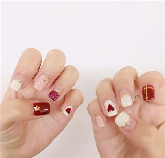 红色美甲图片2018新款式 最新款值得一涂