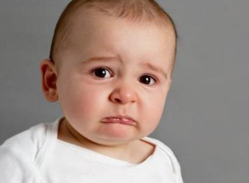 两张图分辨宝宝湿疹热疹妈妈学会护理,宝宝少