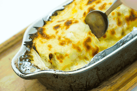 调到200度15分钟左右就ok啦,烤完后芝士还带拉丝儿的!