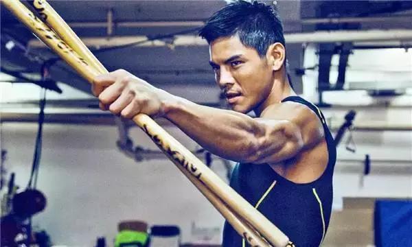 盘点香港经典赌片龙家保镖,向华强和陈小春两