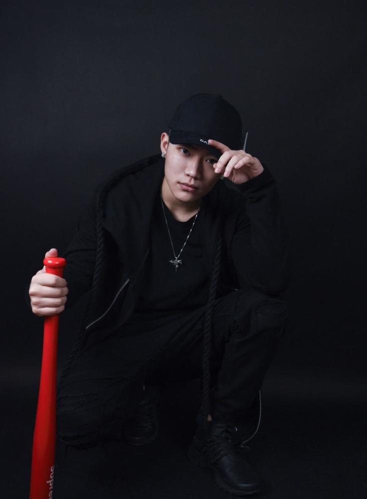 曝pgone圣诞节夜访李小璐家 贾乃亮当日在外拍戏