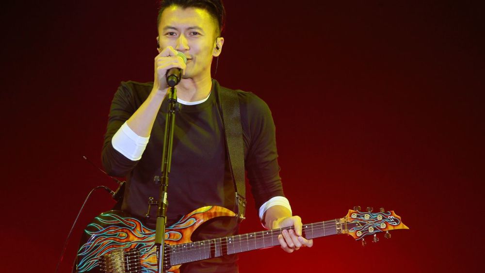 谢霆锋2018正式回归乐坛,演唱会要开的话大家