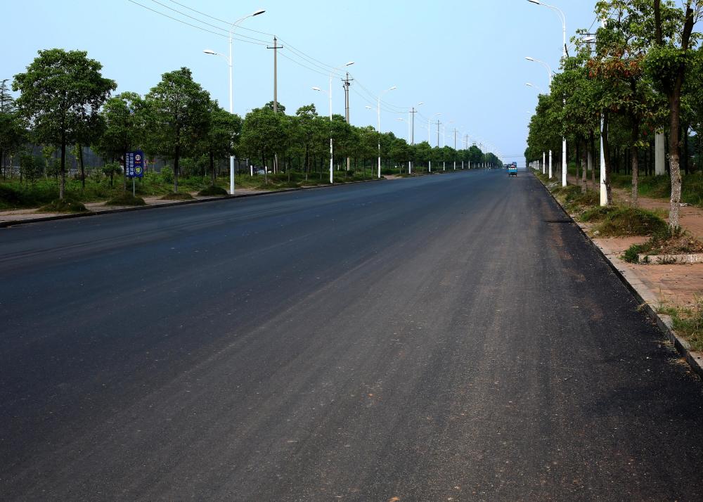 很暖女儿为环卫工妈妈画安全手册