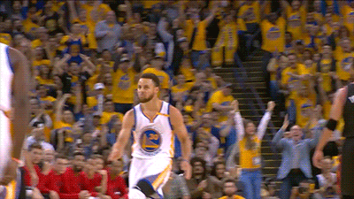 有人说王鹤棣这样庆祝是在致敬偶像库里,但是两人的画风,差别实在也大