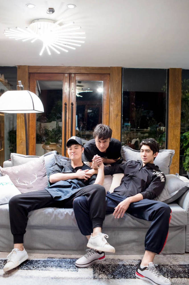 薛之谦也加入绝地求生吃鸡大军 全明星赛到底