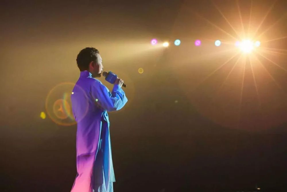 过气女乐团陌陌直播单场打赏13万 月分成超百