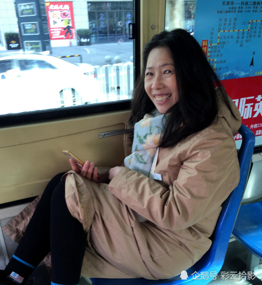 双语报站服务好 西安28路公交司机受称赞