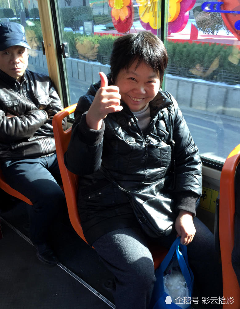 双语报站服务好 西安28路公交司机受称赞