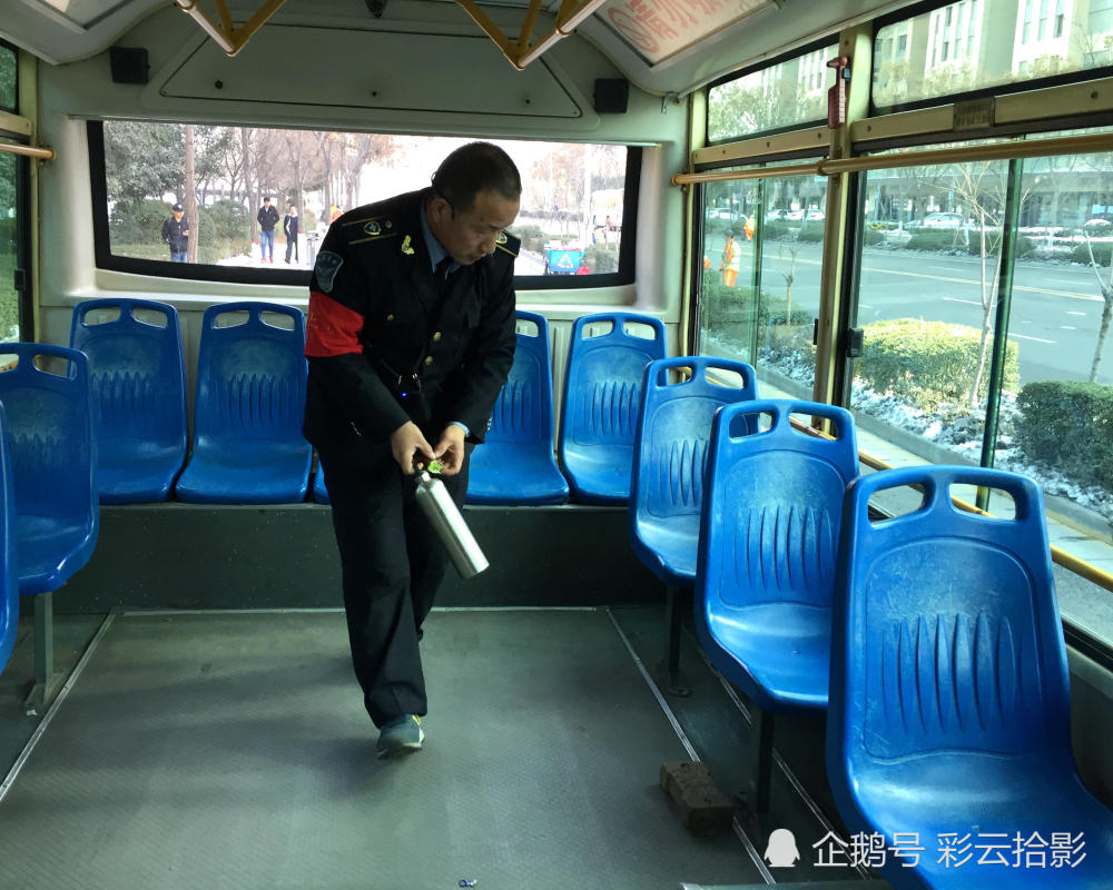 双语报站服务好 西安28路公交司机受称赞