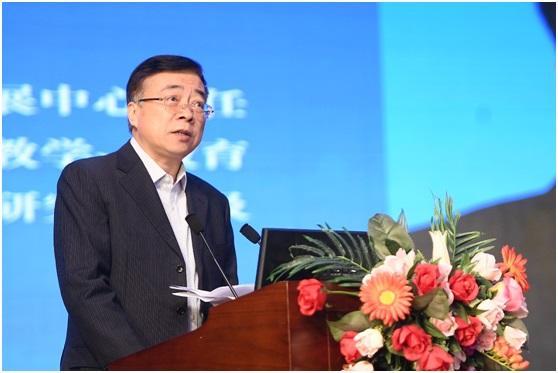 后,中国教育学会会长钟秉林,国家自然科学基金委员会政策局局长郑永和