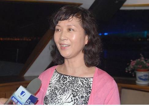 之后张迅更是特意从美国万里迢迢的来到上海来找龚雪.