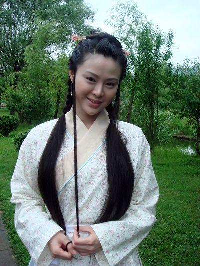 主持人半路出家当演员,柳岩作品多,华少第一部