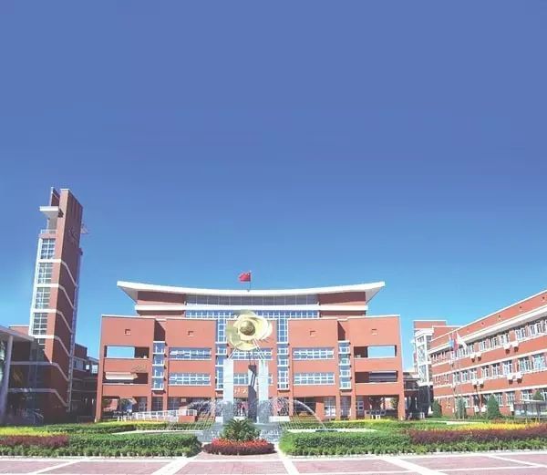 丰台这所高中入围年度最具影响力百强!快来支持一下!