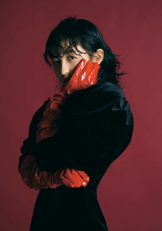 张子枫大片曝光 可爱灵动演绎不一样的少女情怀