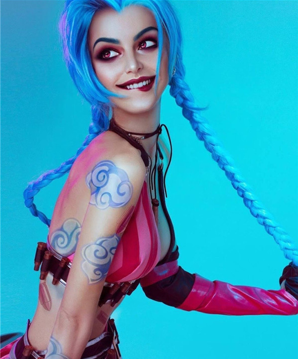 俄罗斯美女模特cos金克丝让人看着血脉喷张