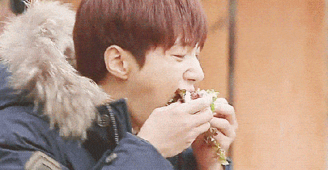 嚼东西就疼,一张嘴大了还发出咔咔声?别不当回事!这是病,得治!