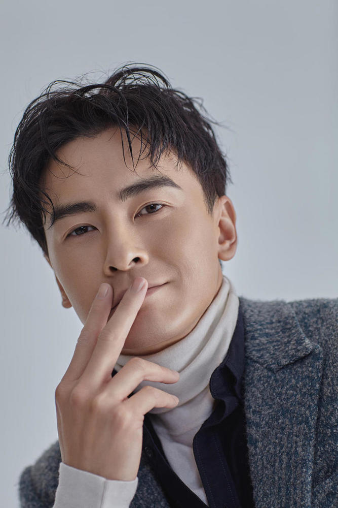 颜控福利!郑元畅日系写真尽显雅痞熟男魅力