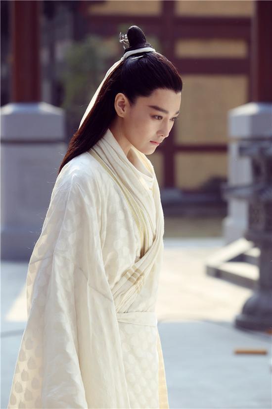 《凤囚凰》张馨予俊朗智谋气场强 会忘了她本身是女生