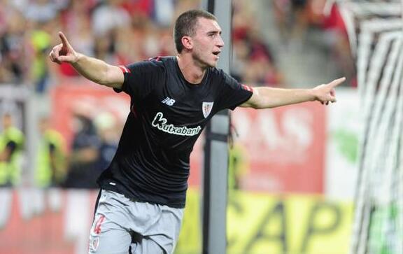 曝曼城总价15亿签西甲铁卫名宿力荐曼联截胡