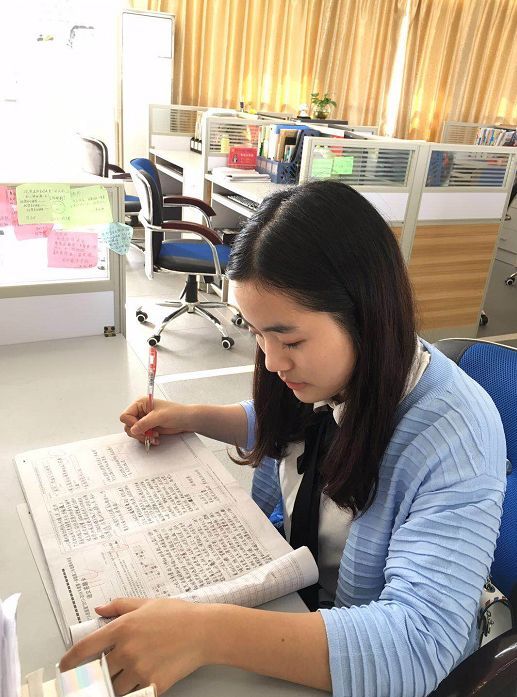 这位老师太有才了,给全班学生写诗词评语,妥妥