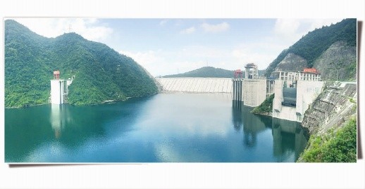 涔天河水库大坝上游.