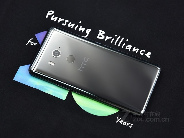 6.0英寸全面屏 前置双镜头 htc u11 eyes上市