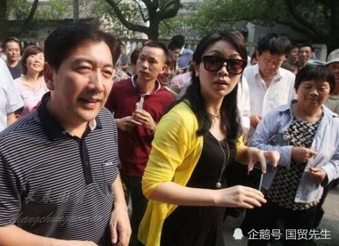 水均益6岁双胞胎儿女近照曝光 分别叫水亦佐和