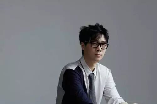 喊麦遭整顿,主播昵称不得带有MC字眼;微博公