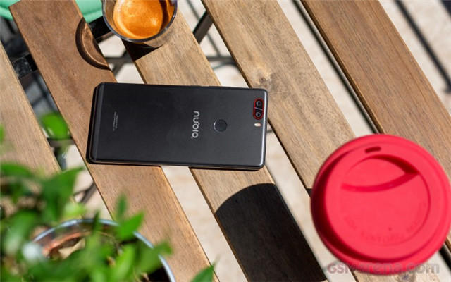 努比亚Z17外媒评测汇总 拍照功能丰富屏幕效果