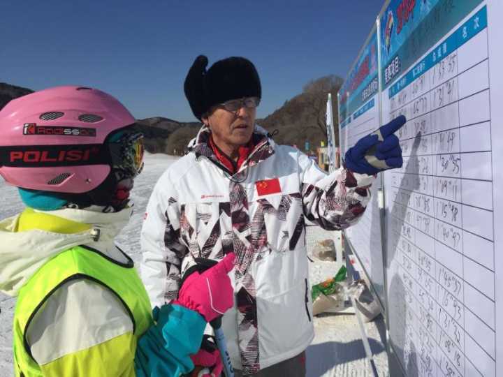 沈阳东北亚滑雪场结束争夺,在比赛场地,记者见到了原单板国家队总教练