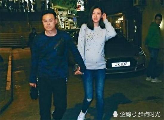 熊黛林怀孕7个月大肚照 上围丰满妈妈味十足