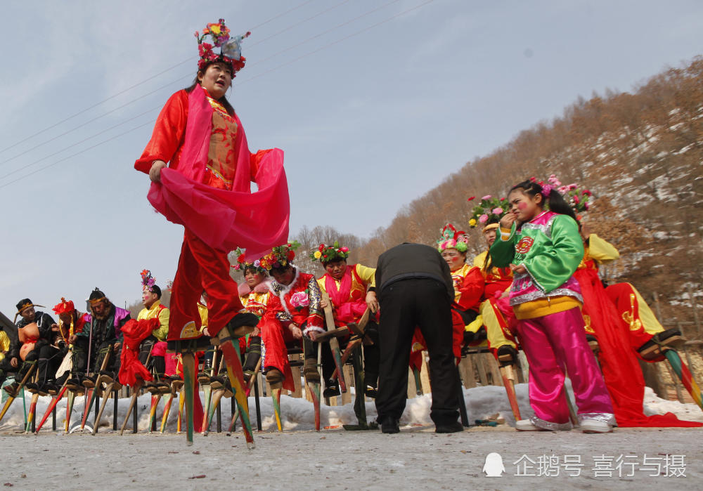 吉林山村高跷大秧歌 一扭就是半个多世纪