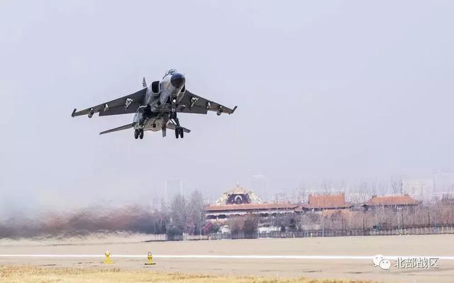 待命出击:北部战区空军某场站组织节日战备拉