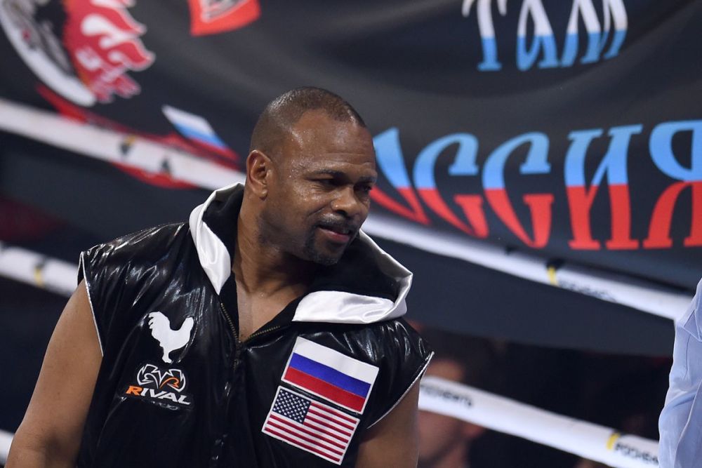 小罗伊琼斯赢生涯收官战一代传奇拳王就此谢幕