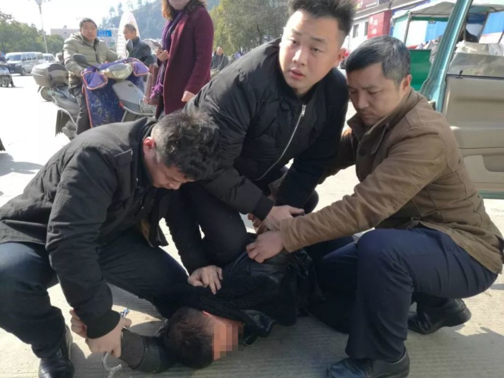 德兴市有多少人口_能住6口人的德兴房车,水电高配价格却不贵,一家人睡觉挺舒