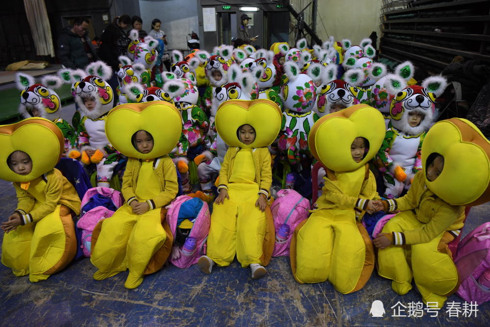 2018央视狗年春晚准备就绪,彩排后台都发生了