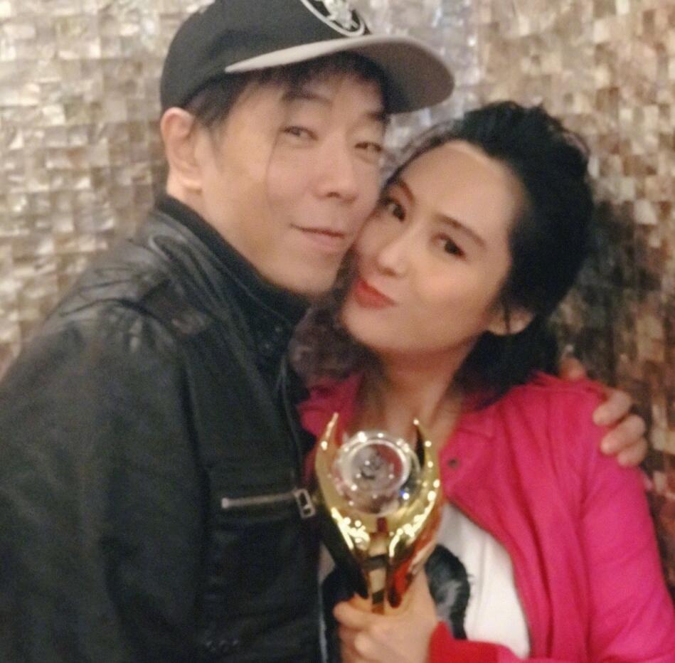 黄贯中为朱茵写情诗纪念两人相恋20年,字字句句真情真意令人泪目!