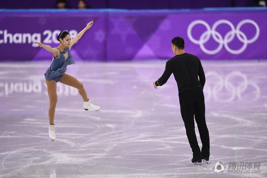 高清于小雨备战身姿优美与张昊对视默契十足