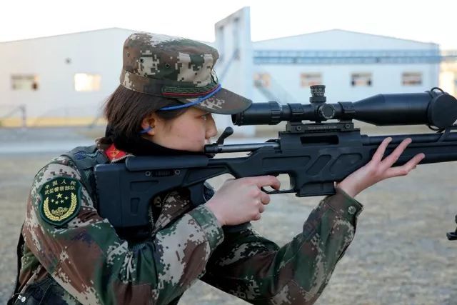 95后女狙击手:盲狙时能记住每颗草的样子