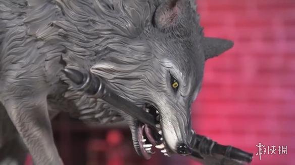 从盒子就能看出这款手办的尺寸,主体又基座和希夫两