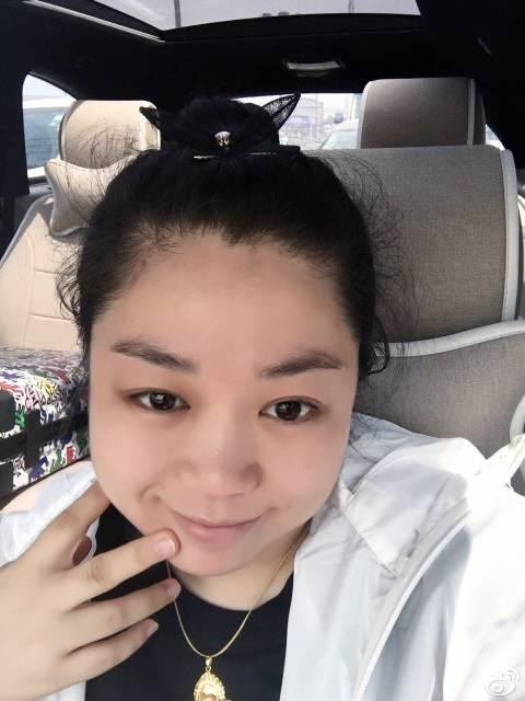 二人转胖妞小黄飞一句狠话搞定男友,又凭一句