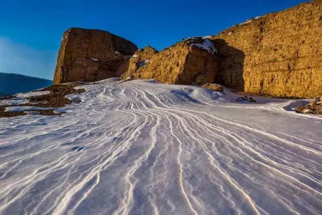 乡村版的闹红火跟城里的画风大不一样,去助马